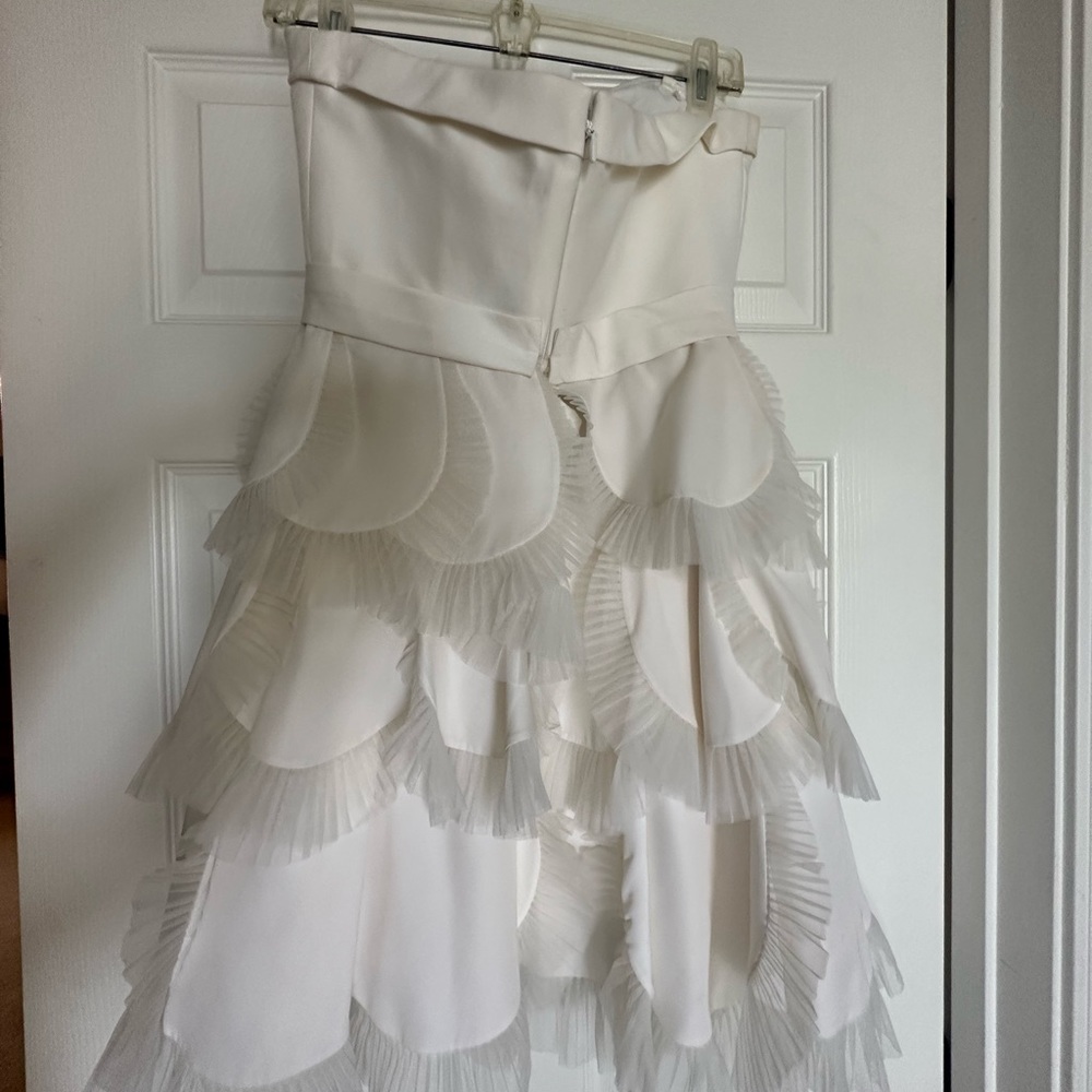 🤍🤍BCBG WHITE DRESS🤍🤍 - Picture 4 of 11